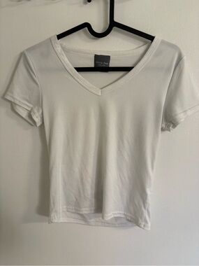 Olivia Rae White V-Neck Short Sleeve Tee set